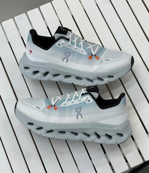 On Cloudtilt Mineral Ivory