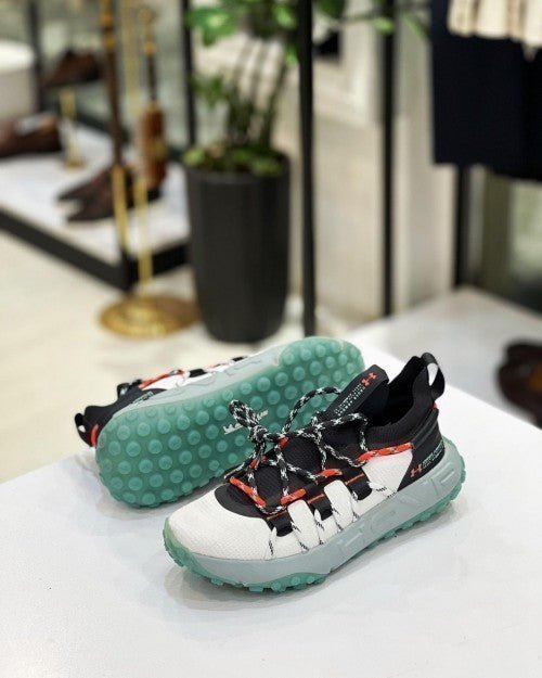 Branded UA HOVR Summit White Black