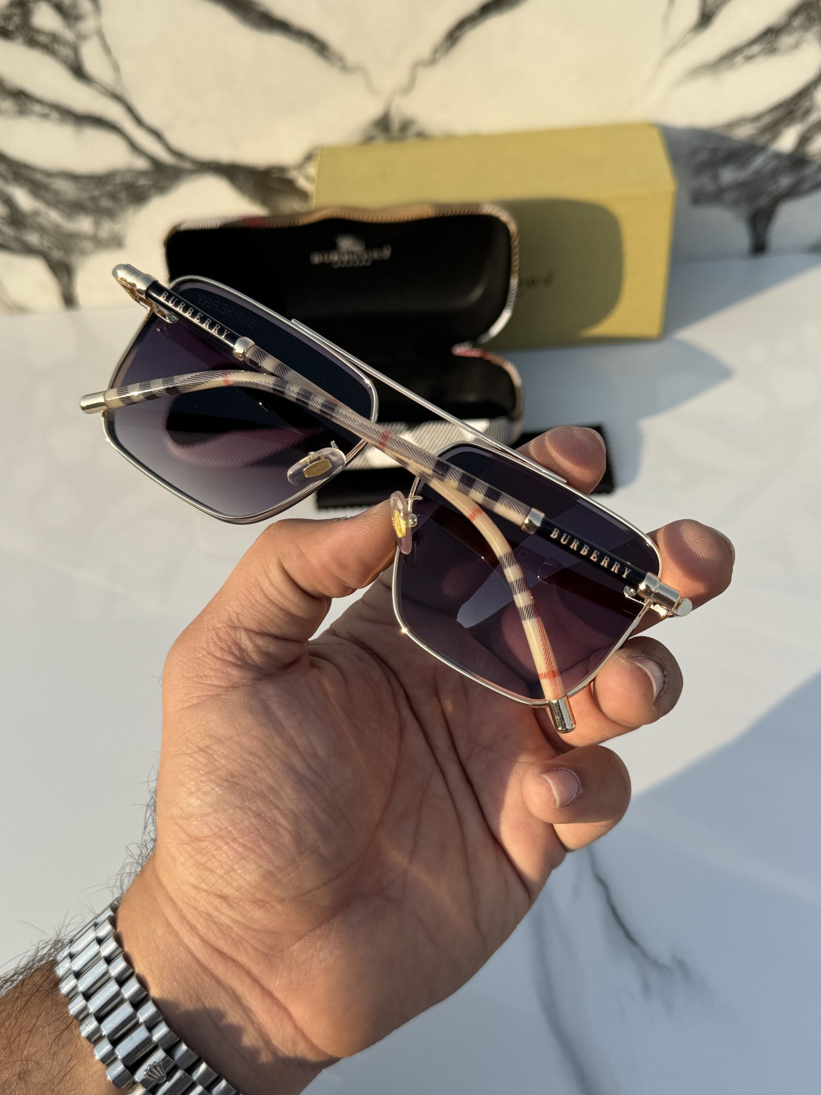 Branded Sunglasses 23066_gold_blackshaded (With Original Kit)