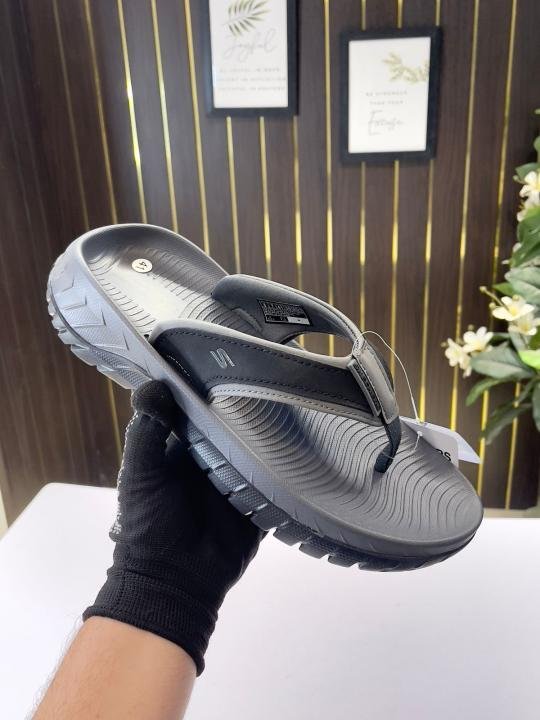 _Skechers_go_recover_premium_slipper_grey