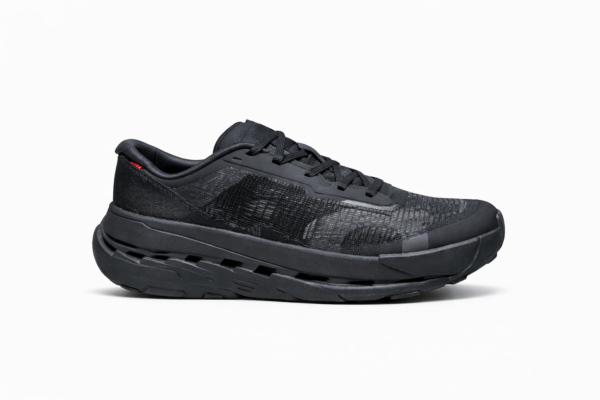 On Running Cloudultra 3 All Black TOP BATCH UA